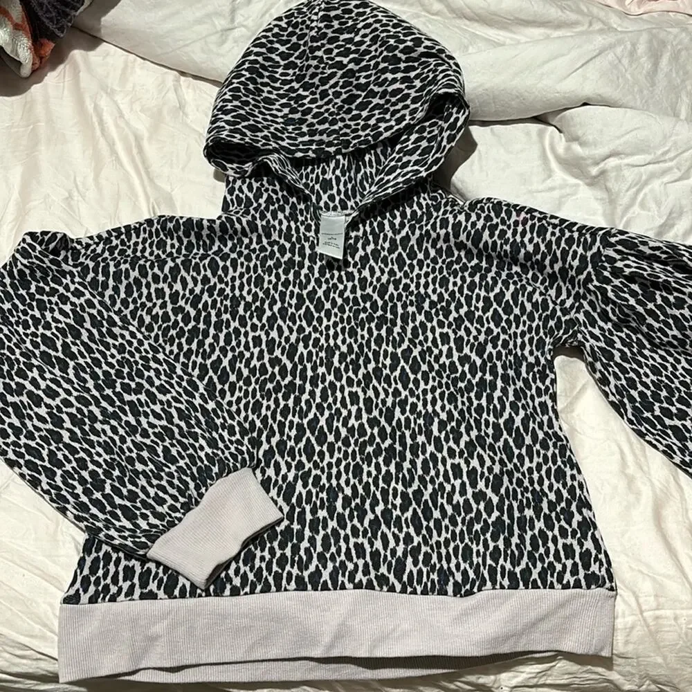 Nordstrom 10/12 lavander animal print sweatshirt hooded billow sleeve euc